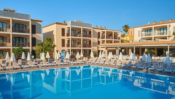 Protur Floriana Resort, Cala bona, grande piscine et complexe hôtelier