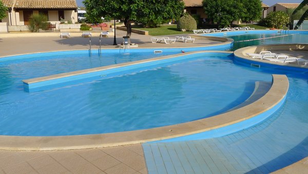 Kikki Village, Pozzallo, grande piscine et village de vacances