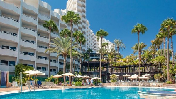 Corallium Dunamar, Playa del Inglés, piscine, terrasse et palmiers