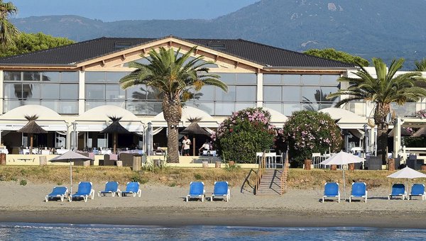 Hôtel San Pellegrino, Follelli, hôtel et plage