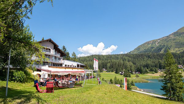 L'hôtel Seebüel directement au bord du lac de Davos