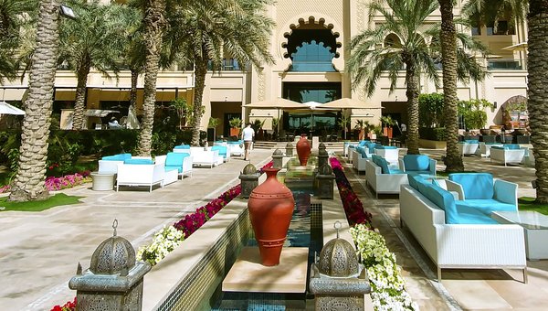 Fairmont The Palm, Dubaï, Imposant grand hôtel à l'environnement luxueux